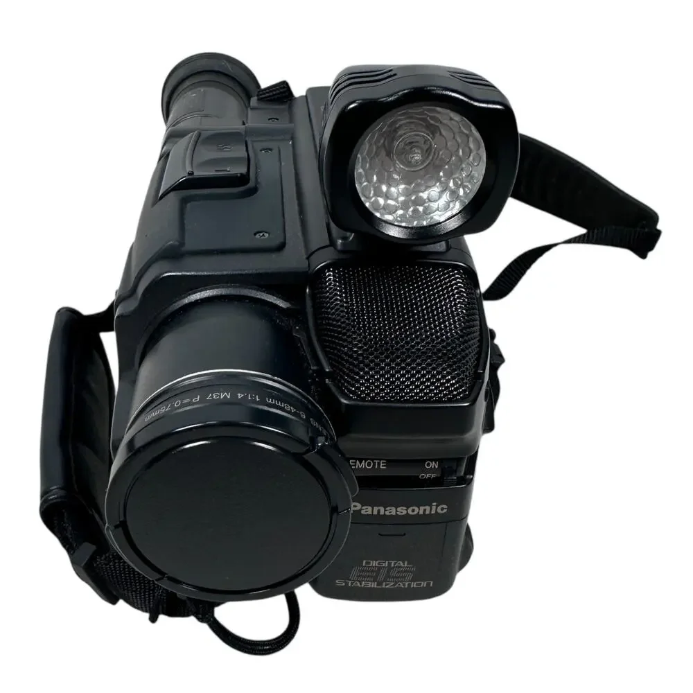 Panasonic PV-42D Palmcorder VHS-C Camcorder Black X20 Zoom‎ FOR PARTS OR REPAIR